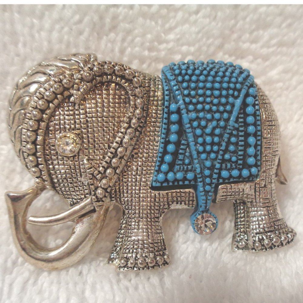 Silvertone Elephant Rhinstones & Blue Beads